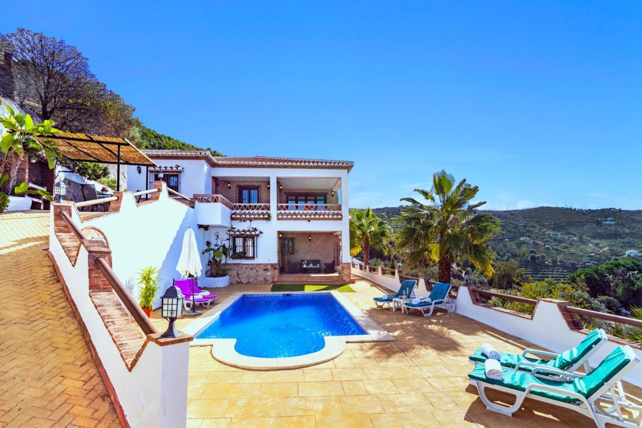 Holiday Home El Encinar Alcaucin Ngoại thất bức ảnh