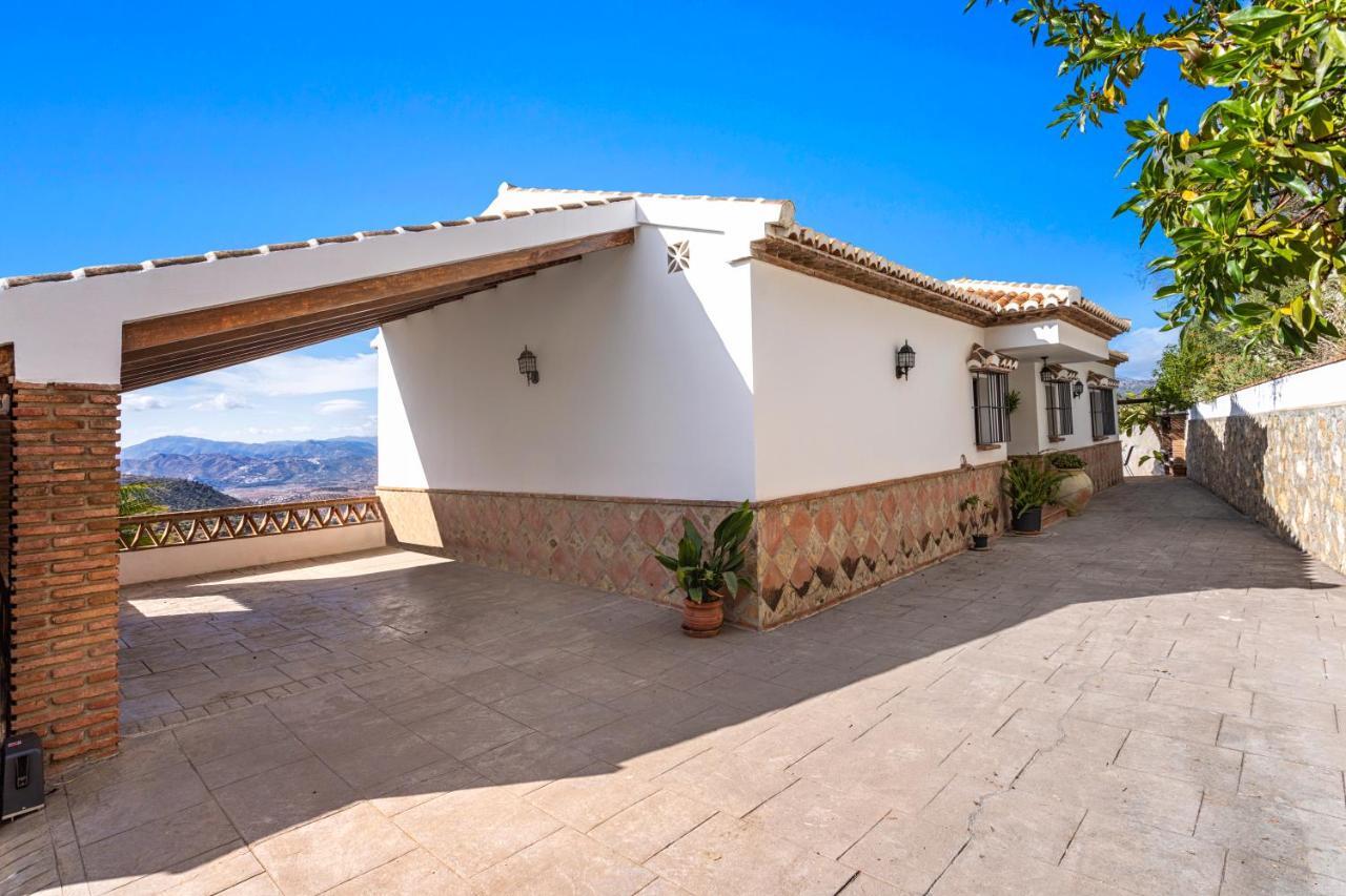 Holiday Home El Encinar Alcaucin Ngoại thất bức ảnh