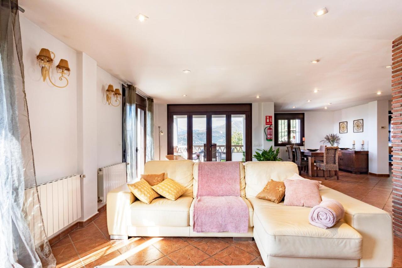 Holiday Home El Encinar Alcaucin Ngoại thất bức ảnh