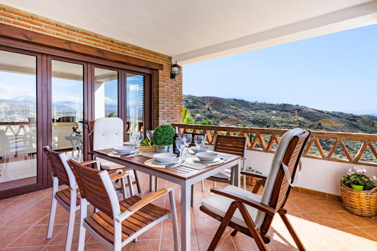 Holiday Home El Encinar Alcaucin Ngoại thất bức ảnh